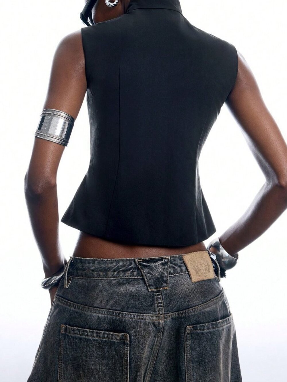 Black Casual Women's Sleeveless Lightweight Jacket - Picture 2 of 8